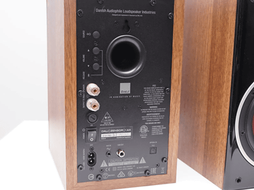 DALIの人気スピーカー「ZENSOR」が、アクティブスピーカーに。光入力や