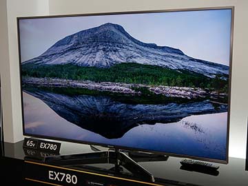 パナソニック、首振りスタンド採用の65型4K VIERA「TH-65EX780」 - AV