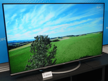 シャープ、4K高画質+前面開口スピーカーで音質強化したAQUOS中核機