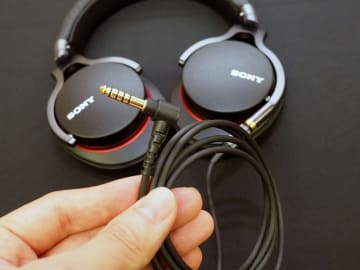 ソニーの「MDR-1A」と「XBA-N3」に4.4mmバランスケーブル同梱モデル