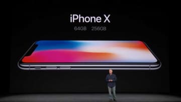 全面スクリーンの「iPhone X」登場。5.8型有機EL SuperRetina搭載で