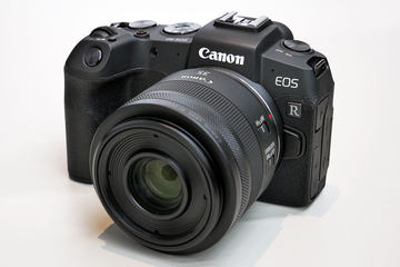 キヤノンEOS史上、最小最軽量フルサイズミラーレス「RP」。高感度4K