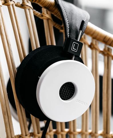 GRADO初、ホワイトのメイプル材を使った限定ヘッドフォン「The White
