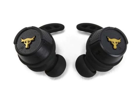 ドウェイン・ジョンソン公認のトレーニング用ヘッドフォン。JBL