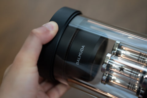 レビュー】LEDに惚れる! あのバルミューダが作ったスピーカーを聴いて