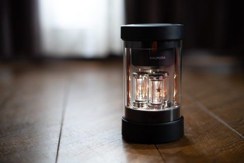 レビュー】LEDに惚れる! あのバルミューダが作ったスピーカーを聴いて