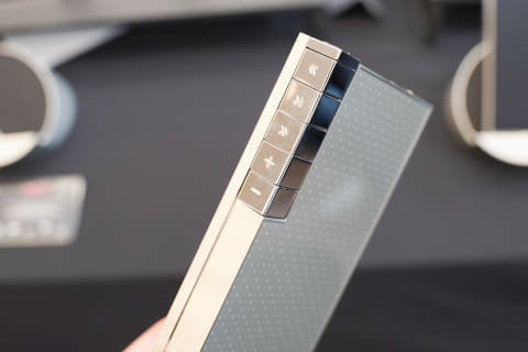 Astell&Kern、据え置き用クレードルがセットのDAP「PD10」、AZLA新