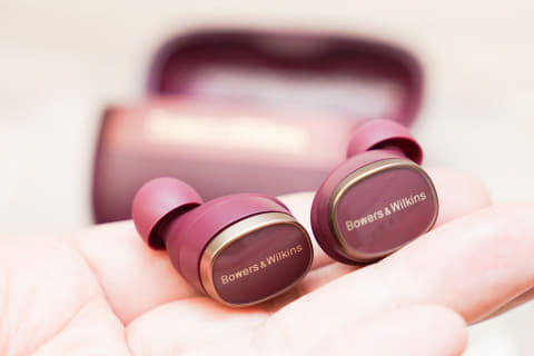 B&W「Pi8」に新色ダーク・バーガンディ、ヘッドフォン「Px7 S3」には