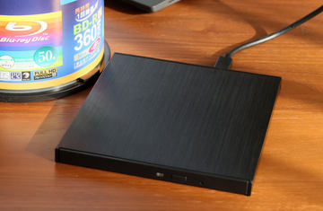 パナソニック、4Kアプコン/DSD対応で約1.5万円のBDプレーヤー。最小の