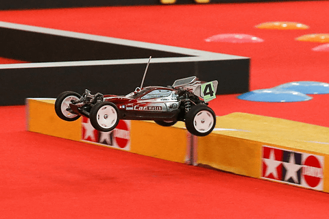 Car Watch、タミヤ出版社対抗「ネオ マイティフロッグ」レースに参戦し