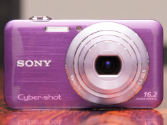 ソニー、タッチパネル採用の5倍ズーム機「サイバーショットDSC-WX30