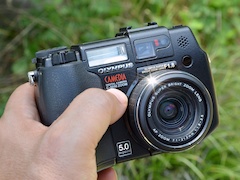オールドデジカメの凱旋：オリンパスCAMEDIA C-5050 ZOOM（2002年