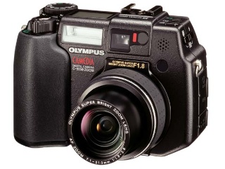 オールドデジカメの凱旋：オリンパスCAMEDIA C-5050 ZOOM（2002年