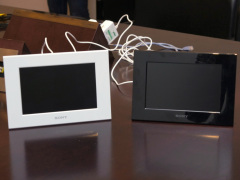 ソニー、7,000円前後の7型デジタルフォトフレーム - デジカメ Watch Watch