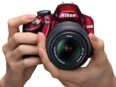 ニコン、オプションでスマホへの画像転送が可能になる「D3200