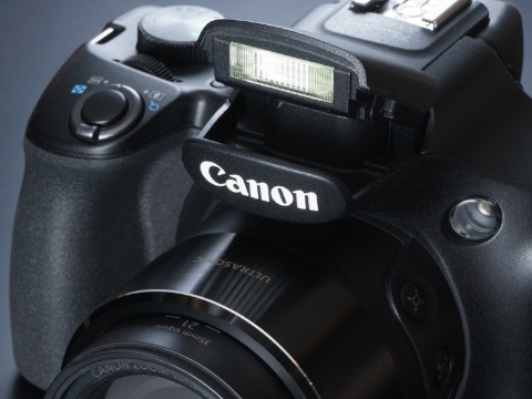 新製品レビュー：キヤノンPowerShot SX60 HS（外観・機能編