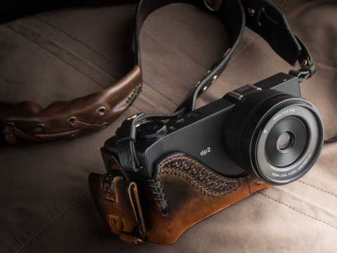 デジカメドレスアップ主義：クアトロにかけたケース2つの本気っぷり