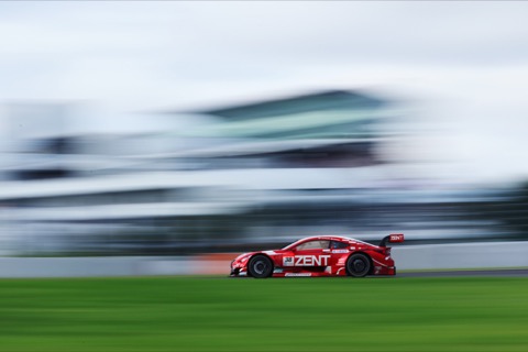 Canon EF LENS 写真家7人のSEVEN SENSES：「サーキットでオール