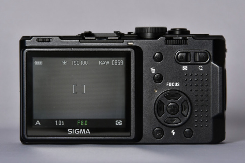 オールド&ニュー「名機のアルバム」：シグマDP1＆dp1 Quattro