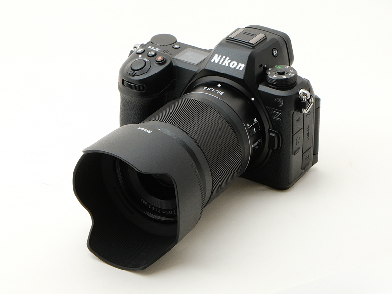 交換レンズレビュー：“小さくて軽い” 35mmAF単焦点レンズを一挙紹介