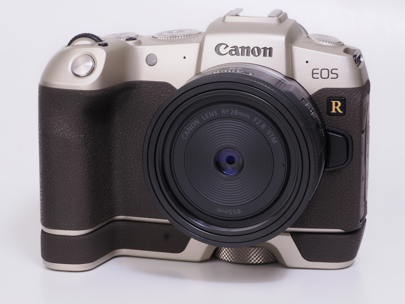 赤城耕一の「アカギカメラ」 第110回：街スナップと相性抜群、キヤノン