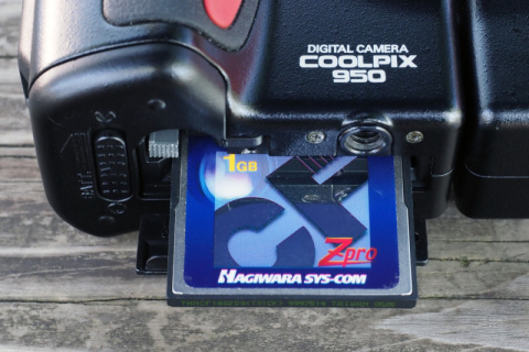 オールドデジカメの凱旋：ニコンCOOLPIX 950 - デジカメ Watch