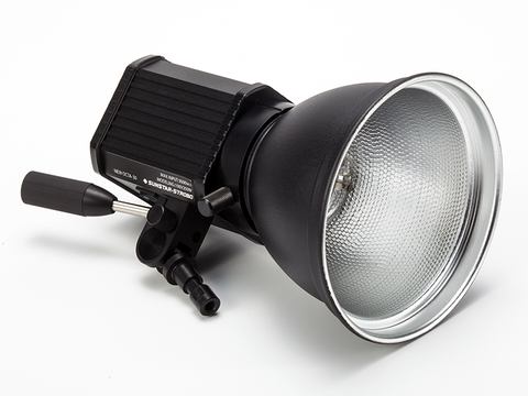 サンスターストロボ、250W相当のLEDライトも備えたフラッシュヘッド