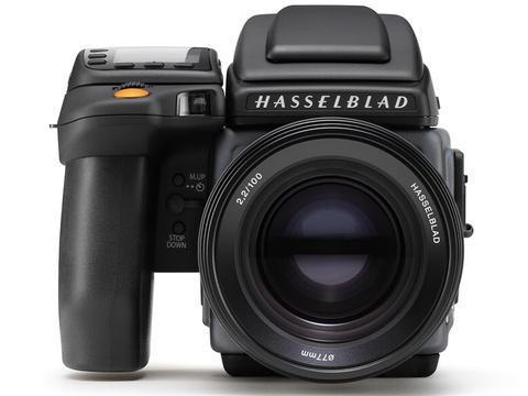 ハッセルブラッド、1億画素の中判カメラに「スタートアップキット