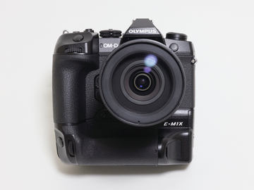 オリンパス、フラッグシップ機「OM-D E-M1X」の出荷価格を改定。実売20