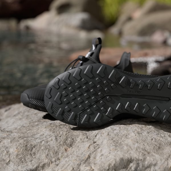 アディダス テレックス ボイジャー 21 スリッポン HEAT. RDY トラベル