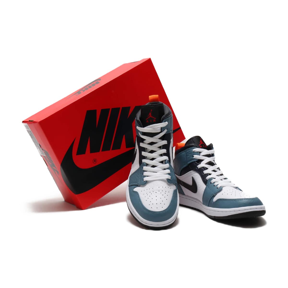 JORDAN BRAND AIR JORDAN 1 MID SE FRLS APLA WHITE/BLACK-CELESTIAL