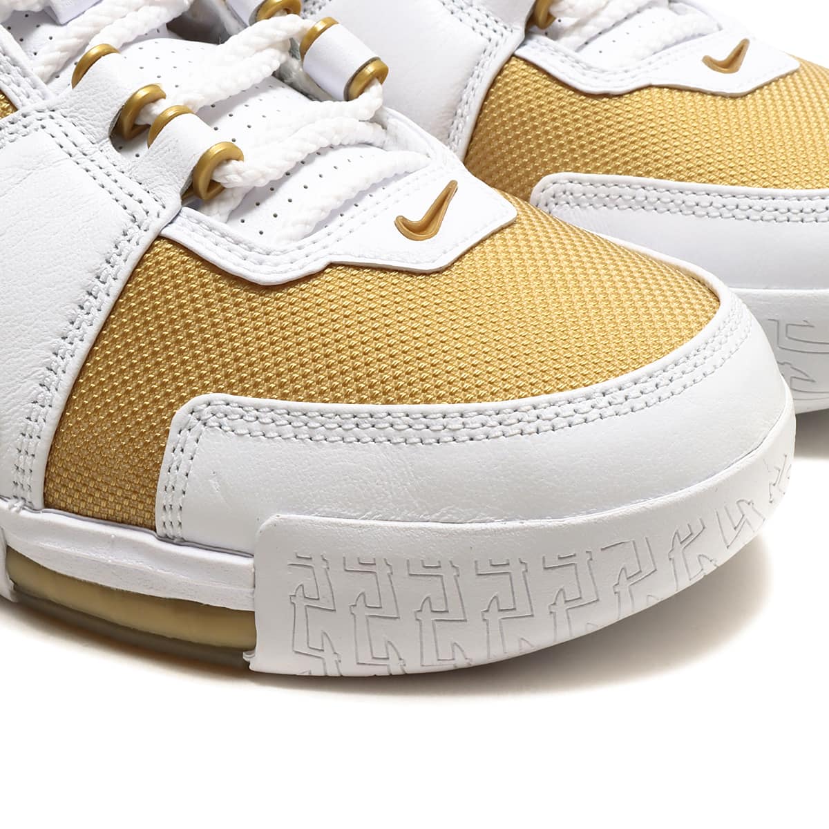 NIKE ZOOM LEBRON II WHITE/METALLIC GOLD-VARSITY CRIMSON 22FA-S