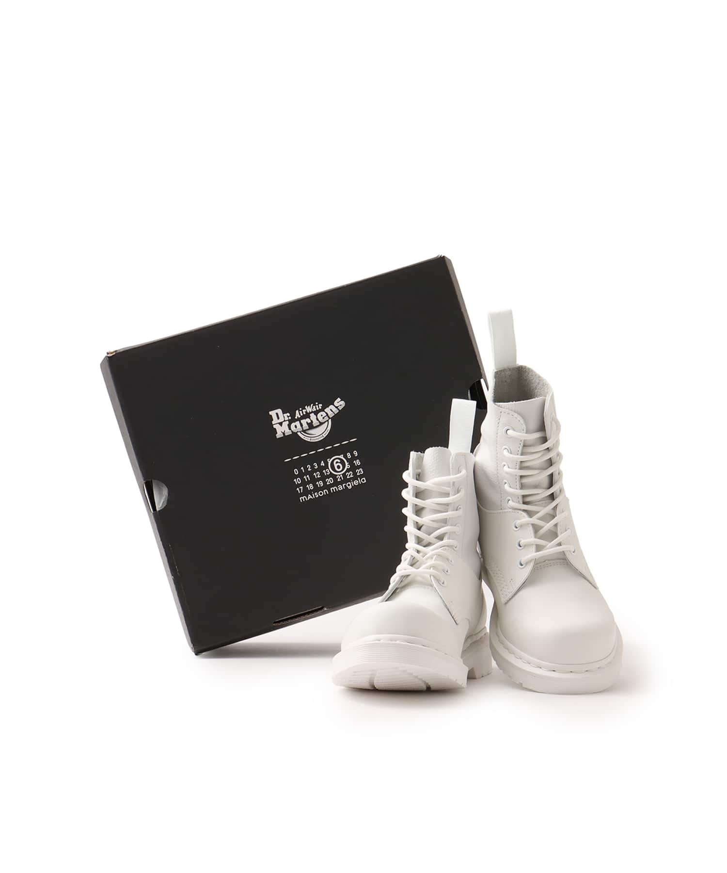 MM6 x DR MARTENS 1460 8-EYE NO STEEL TOE Vintage Smooth/White