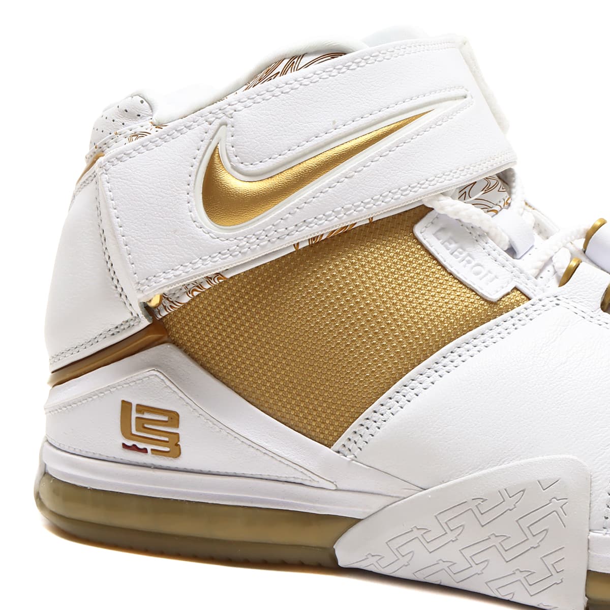 NIKE ZOOM LEBRON II WHITE/METALLIC GOLD-VARSITY CRIMSON 22FA-S