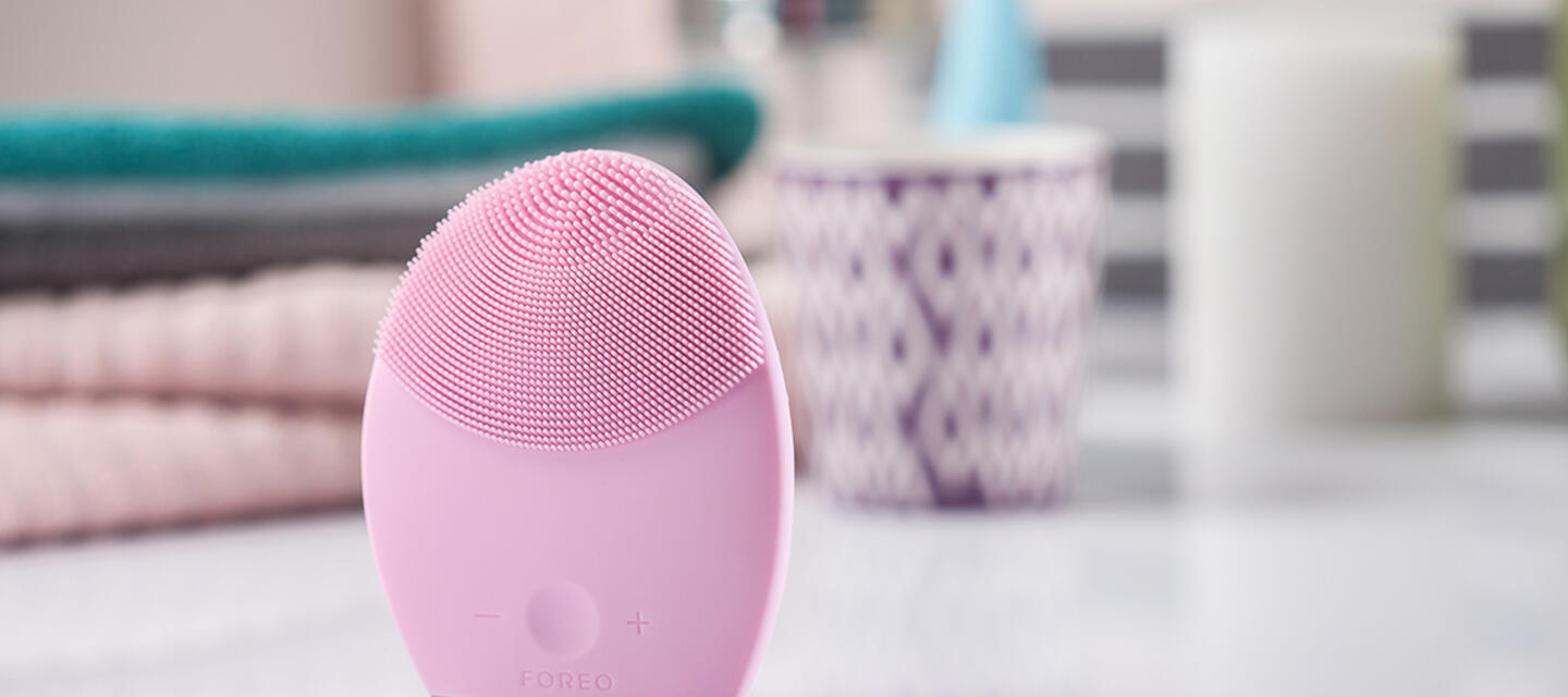 Which LUNA 2 Facial Cleansing Device Is Right for You? | FOREO