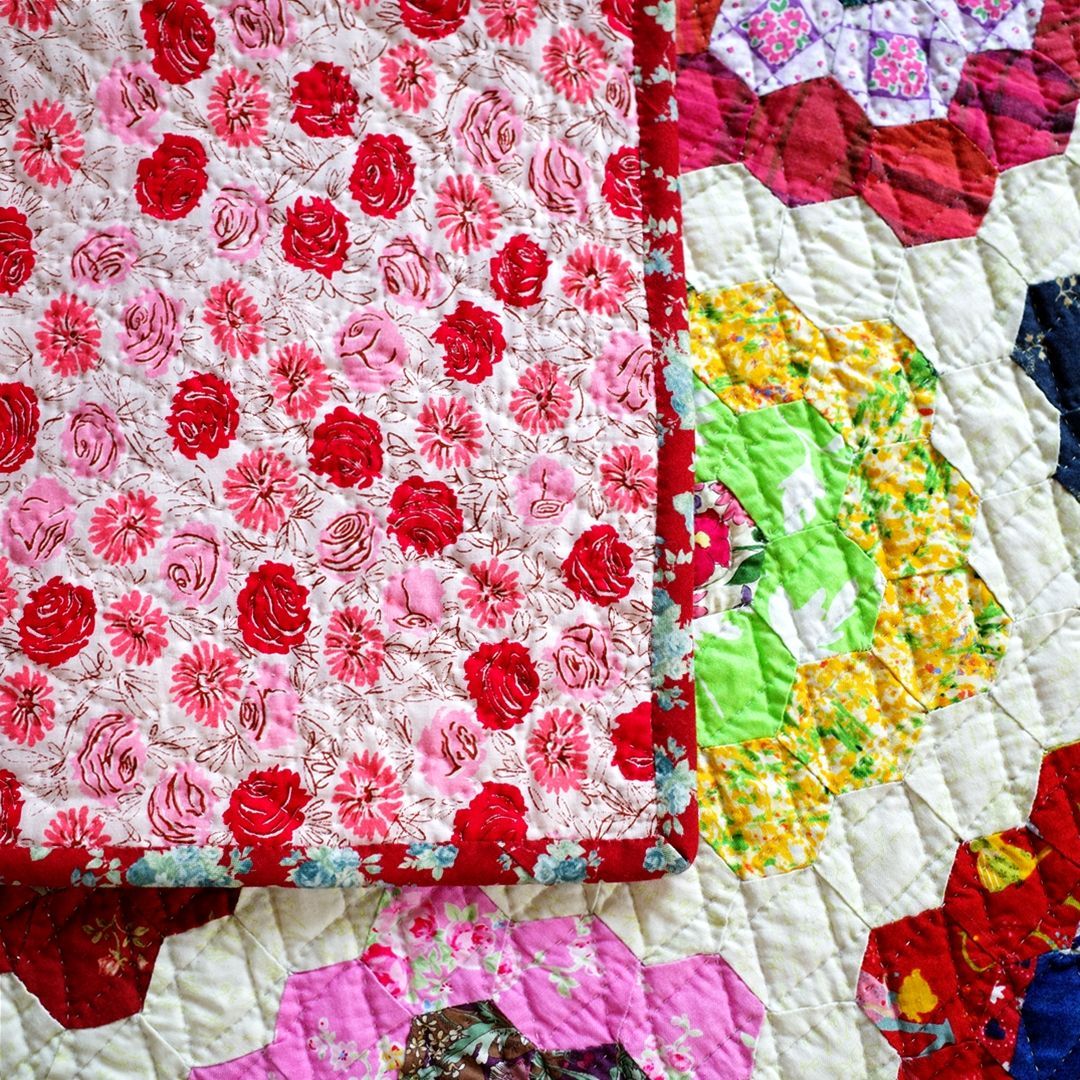 ☆ハンドメイドパッチワークキルト☆ヘキサゴン☆六角形☆ベットカバー