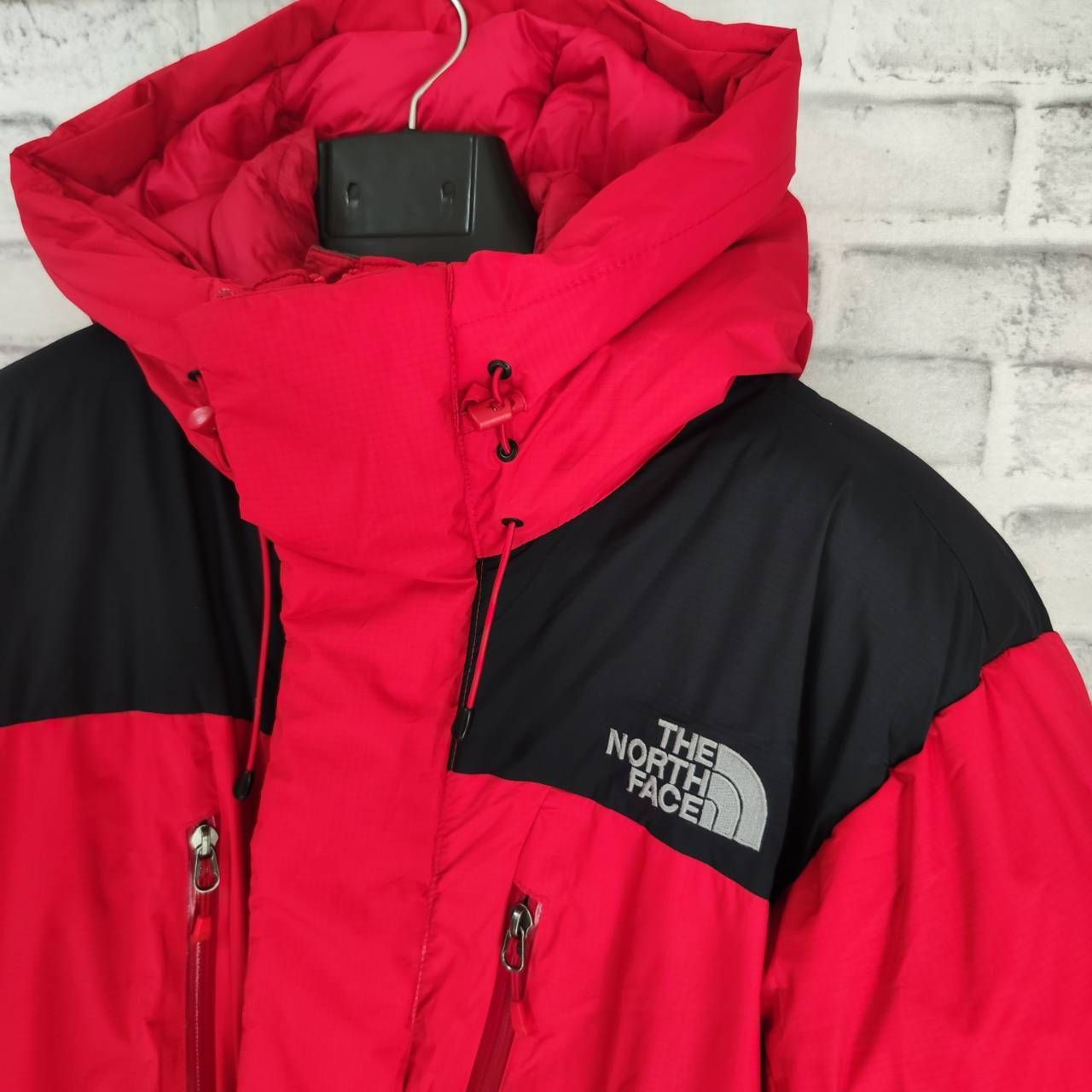 ノースフェイス【THE NORTH FACE】マウンテンダウンコート 赤黒 HYVENT