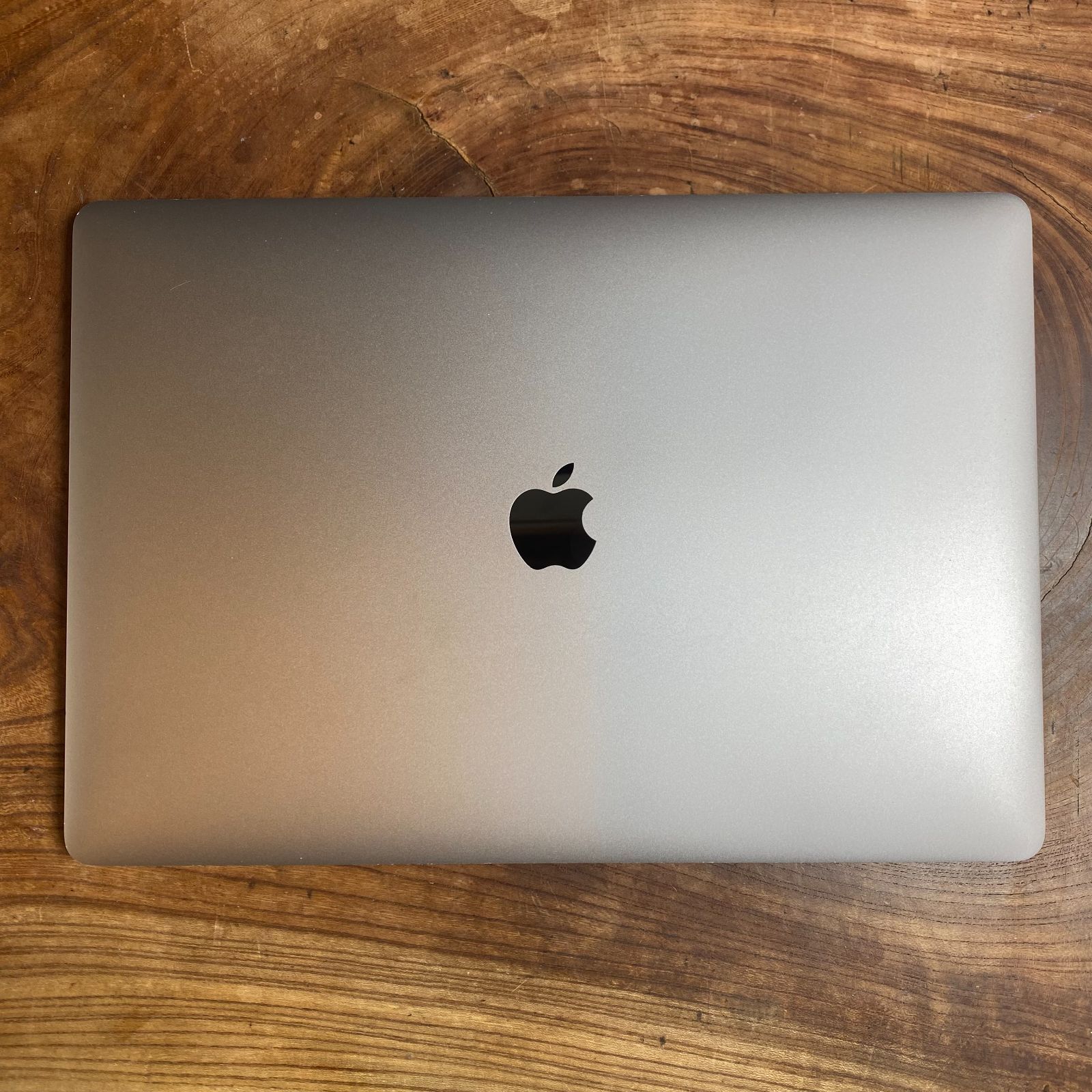 美品/新品バッテリー］Apple MacBook Pro 15inch 2019/Core i7 2.6GHz