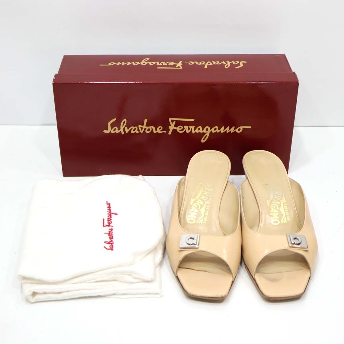 Salvatore Ferragamo フェラガモ ガンチーニ金具 ミュール サンダル