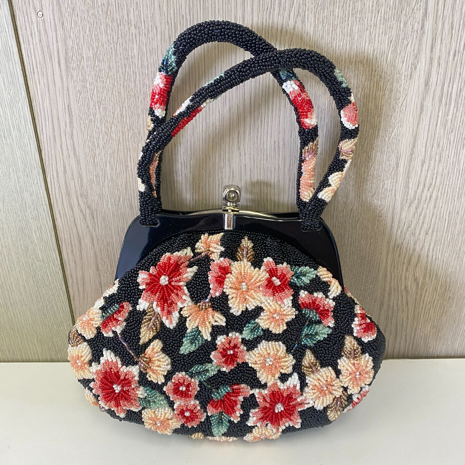 B-309 ビーズバッグ ブラック×花柄 がま口 和装バッグ ハンドバッグ