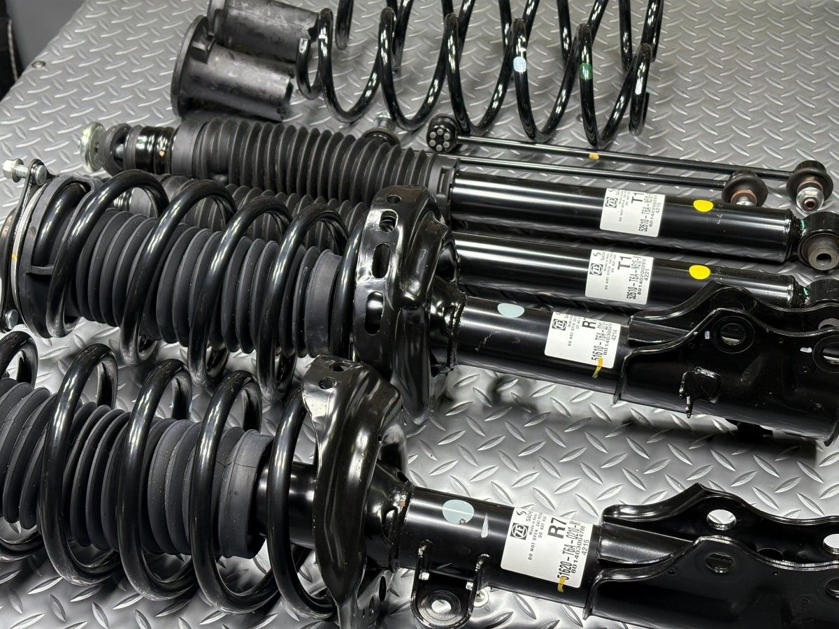 送料無料【新車外し】RC1/RC2/RC4 ホンダ オデッセイ 純正サスキット