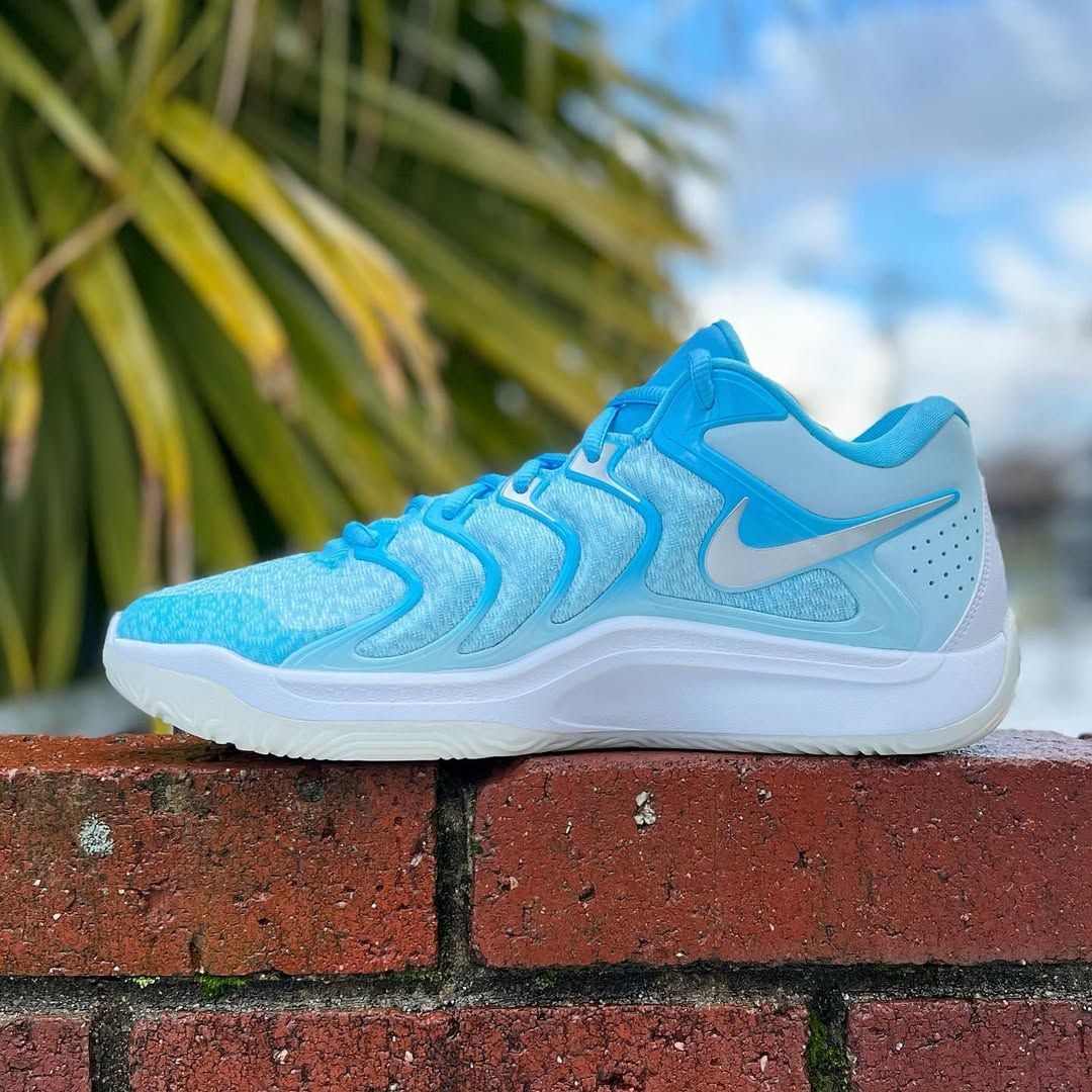 NIKE KD 17 'CHRISTMAS' ナイキ ケーディ 17 ケビン デュラント