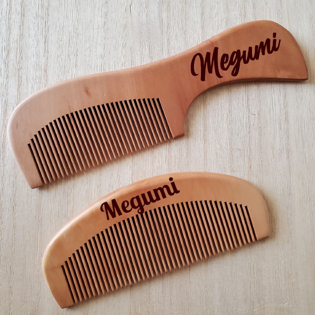 0422163 桃の木素材櫛57.6＊144.4ミリ