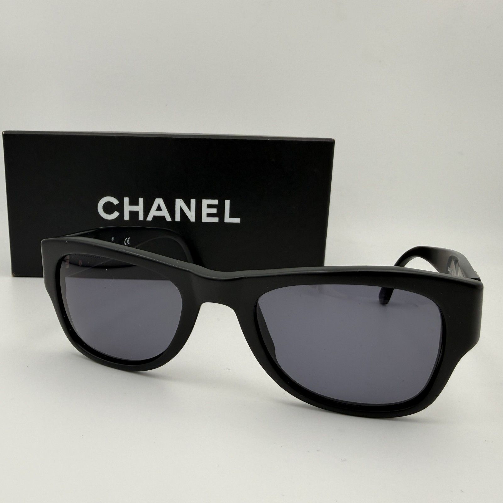 CHANEL（シャネル）ココマーク サングラス ブラックフレーム グレー