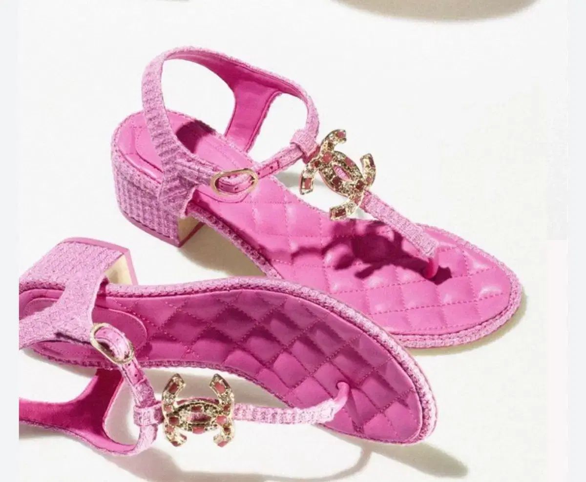 シャネル ピンク サンダル CC ロゴ ツイード サンダル 35 - メルカリ