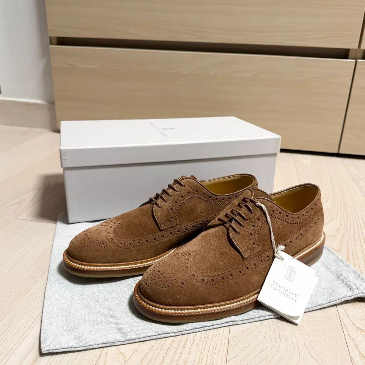 Brunello Cucinelli(ブルネロクチネリ) 新作スウェード THE B リー