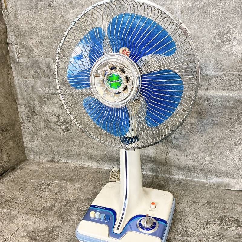レトロ 扇風機 ブルー 東芝 動作品 首部分一部ヒビ - メルカリ