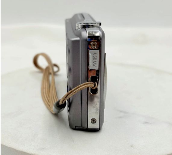 ❗️✨人気の薄型コンデジ✨❗️】CASIO EXILIM EX-Z270 シルバー 28mm