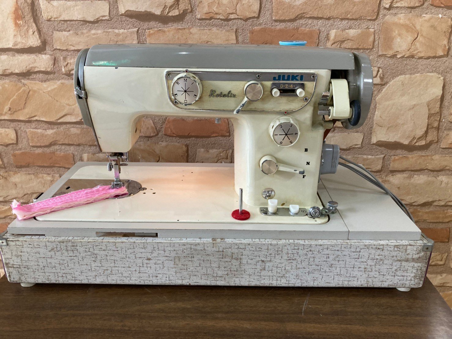 ミシン紹介】レトロなミシン JUKI ロータリックス「HZ-253