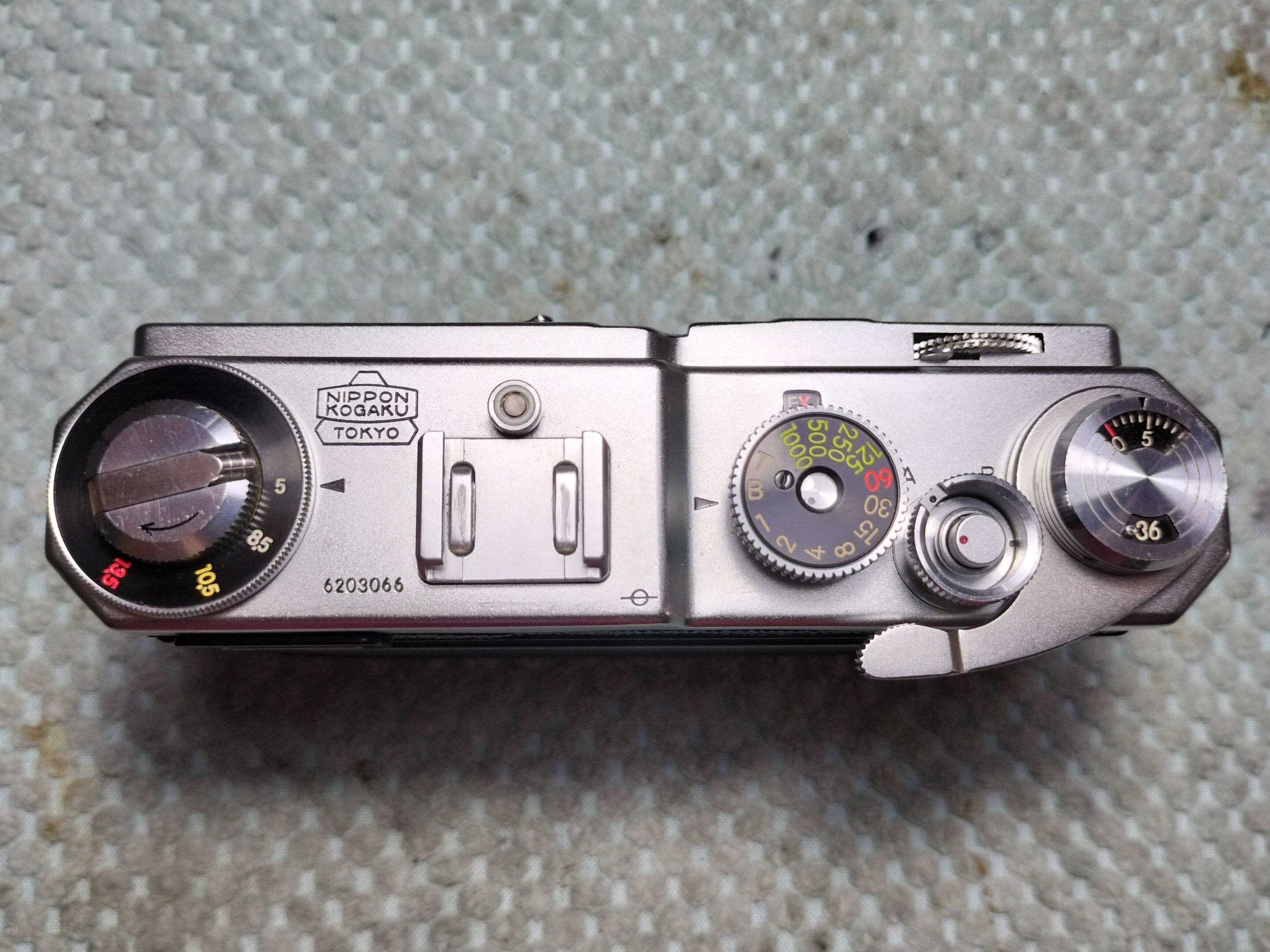 Nikon SPの分解｜フィルムカメラ修理のアクアカメラ